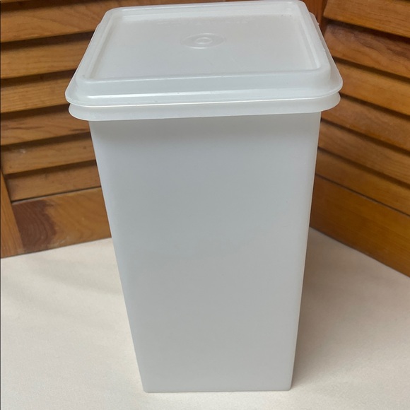 Vintage Tupperware Translucent Kitchen Storage Container - Picture 6 of 16